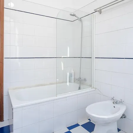 Cool Apartment Near Alfama Lisbona Esterno foto