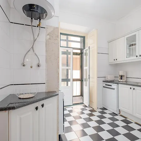 Cool Apartment Near Alfama Lisbona Esterno foto