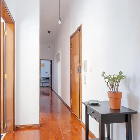 Cool Apartment Near Alfama Lisbona Esterno foto