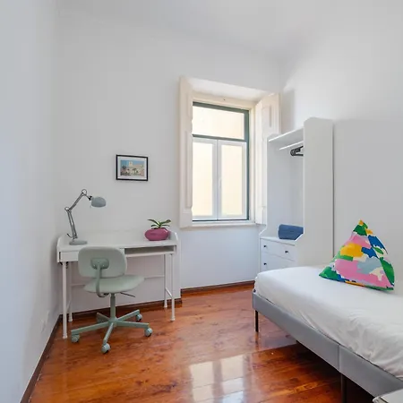 Cool Apartment Near Alfama Lisbona Esterno foto