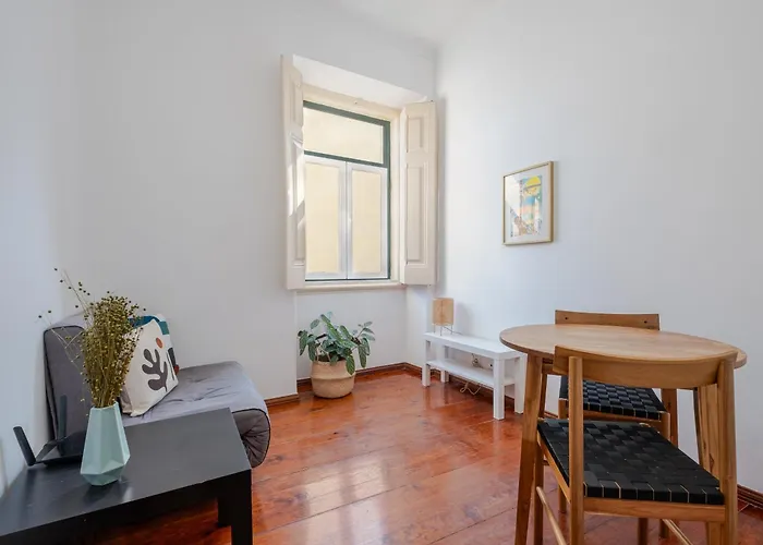 Cool Apartment Near Alfama